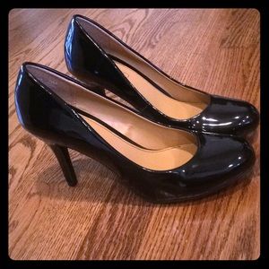 Kasper black heels